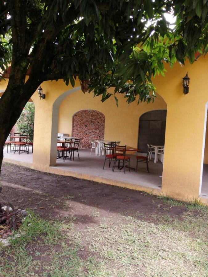 Hotel Quinta Del Descanso Cuautla  Экстерьер фото